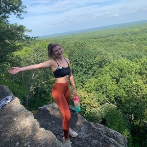 Meet your Posher, Victoria